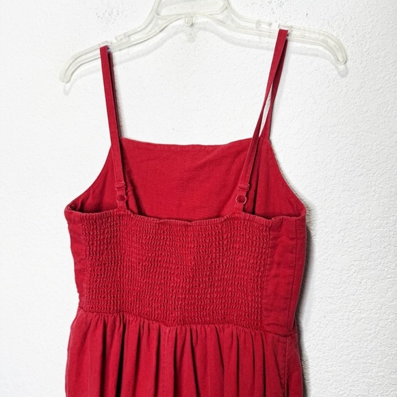 Old Navy Linen Blend Jumpsuit Button Front
Cropped Tomato Juice - Picture 7 of 8